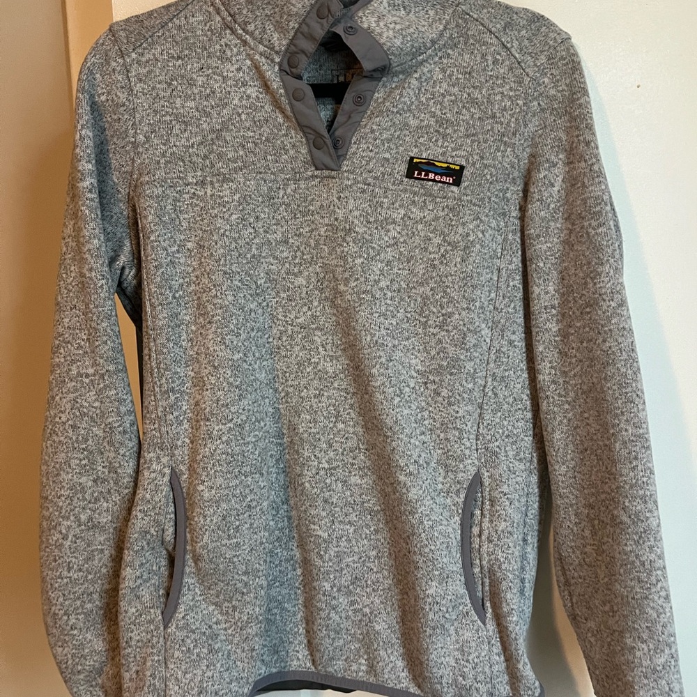 L.L. Bean Men's Heather Gray V-Neck Sweater